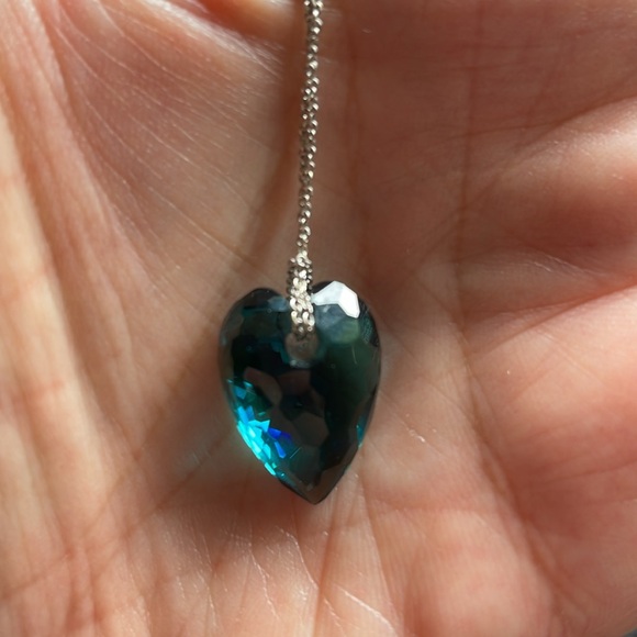Swarovski Pendent With Necklace - Picture 3 of 7